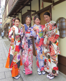 Meisjes in kimono